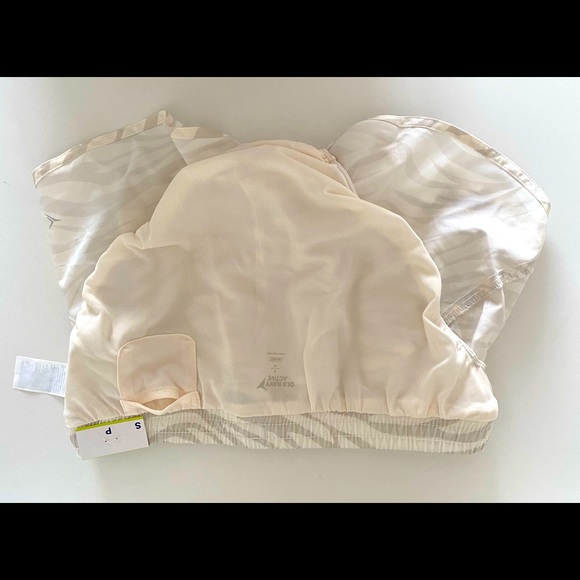 Old Navy “Dolphin Hem Run Shorts” - 3 inch inseam - Picture 9 of 11